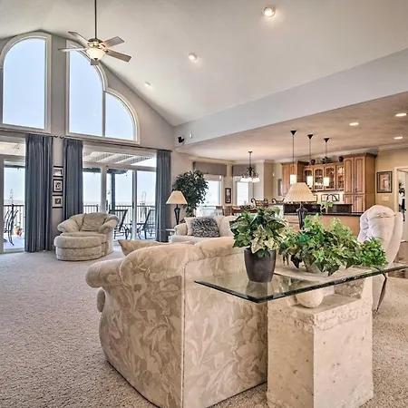 Spacious Baneberry Home With Lake Douglas Views!